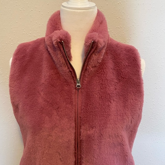 NWT J. Crew Faux Fur Vest - Picture 3 of 5